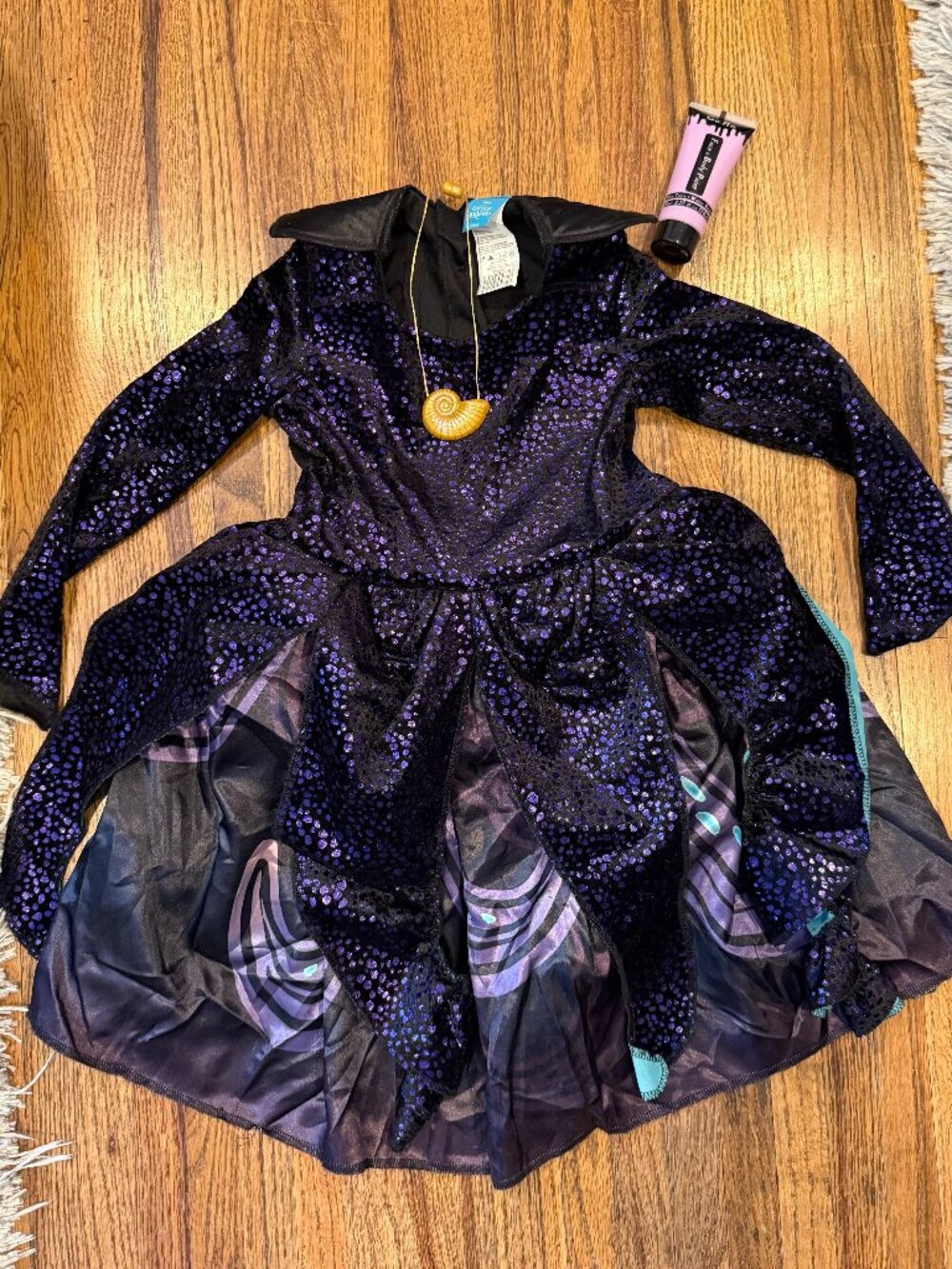Disney’s The Little Mermaid Ursula Costume w/Necklace & Purple Body Paint